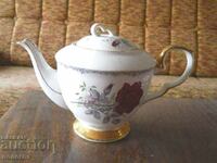 Porcelain teapot (gilt) - England