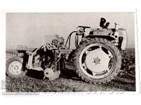 OLD PHOTO TRACTOR TKZS GORDOST G909