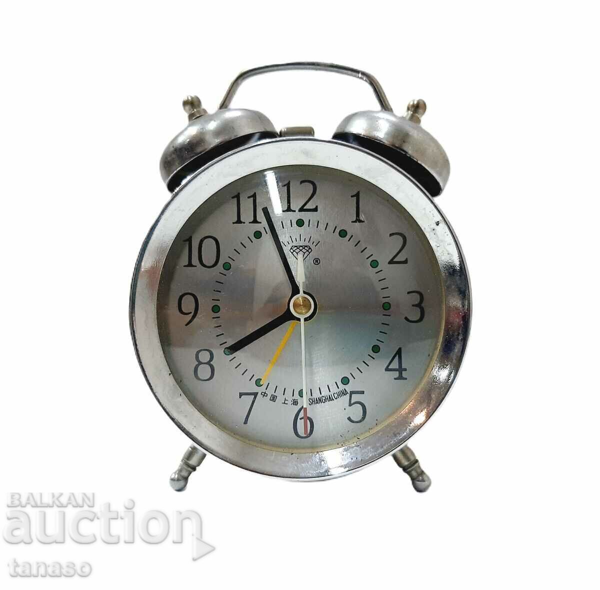 Κινεζικό Ξυπνητήρι (1,5) Κινεζικό Ξυπνητήρι (1,5)