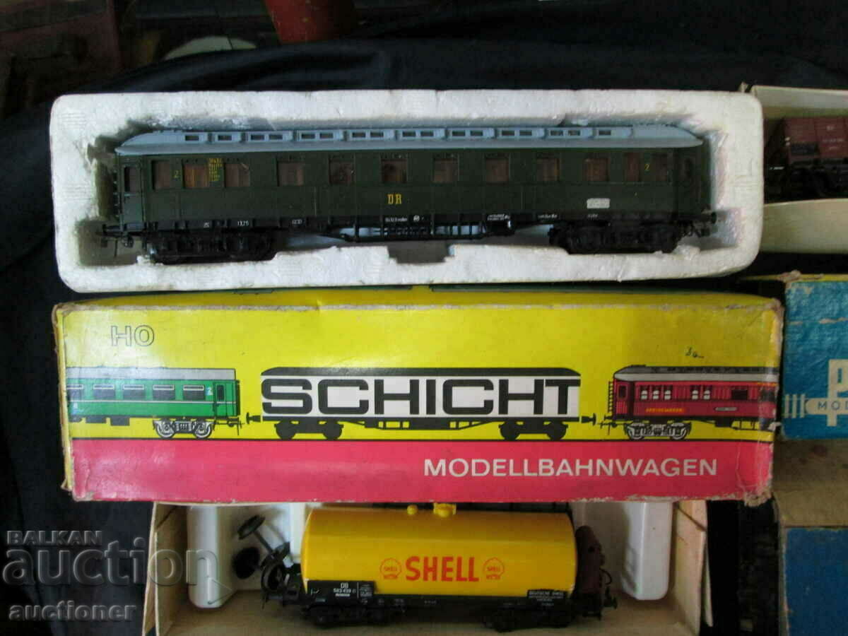 RARE OLD PIKO LOCOMOTIVE MODELS, WAGONS, TOY MODEL - 6