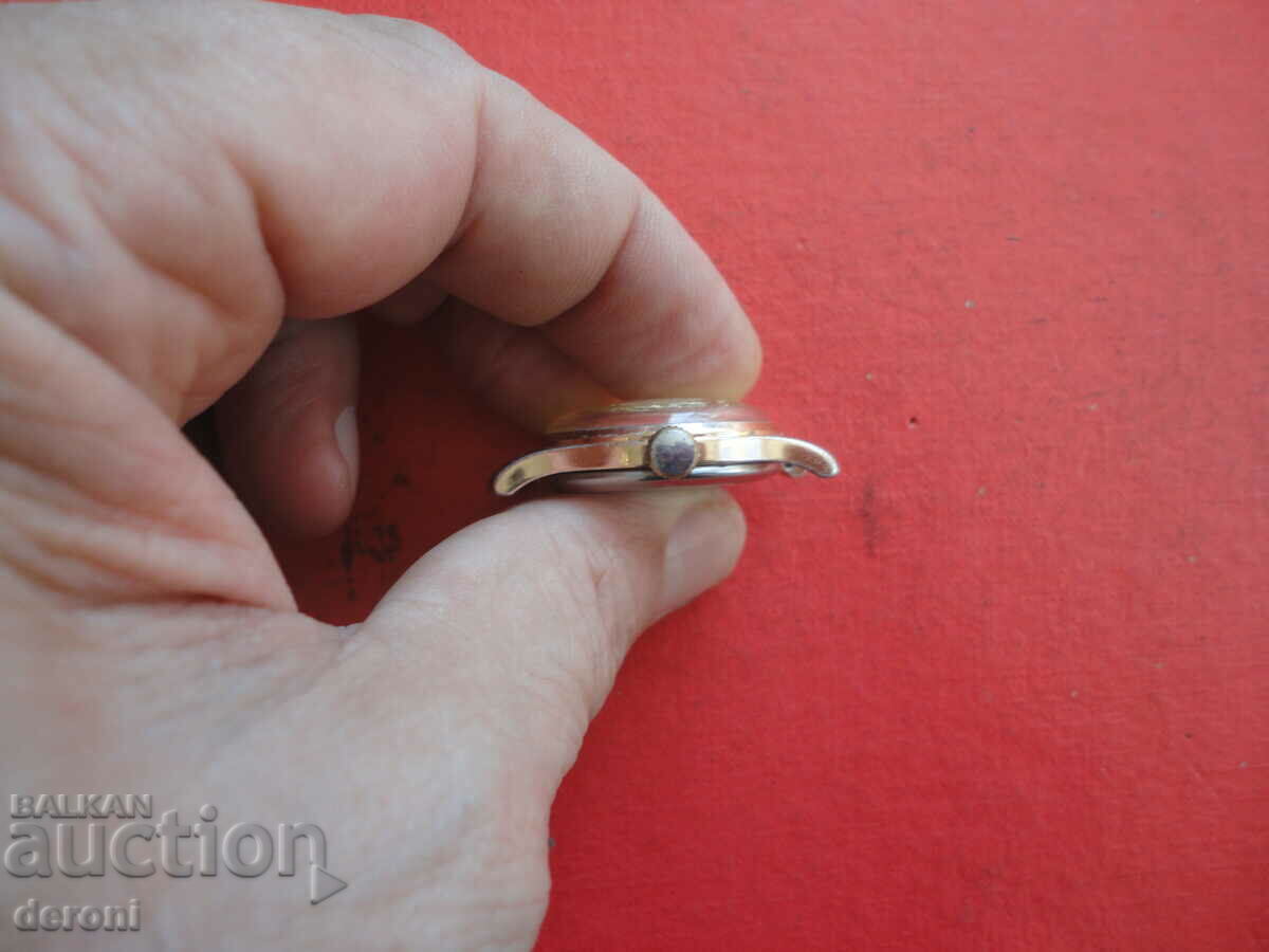 Επιχρυσωμένο ρολόι Pobeda Pobeda 15 πέτρες με τιμή 60.00 BGN | € 30.68 Επιχρυσωμένο ρολόι Pobeda Pobeda 15 πέτρες με τιμή 60.00 BGN | € 30.68