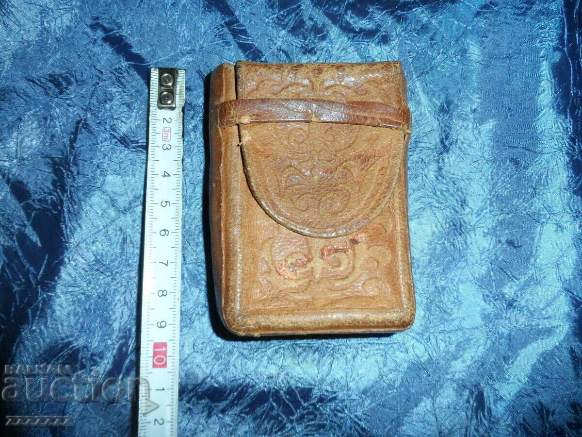 Old leather snuff box - 7