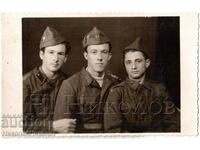 OLD PHOTO SOFIA THREE YOUNG SOLDIERS G952