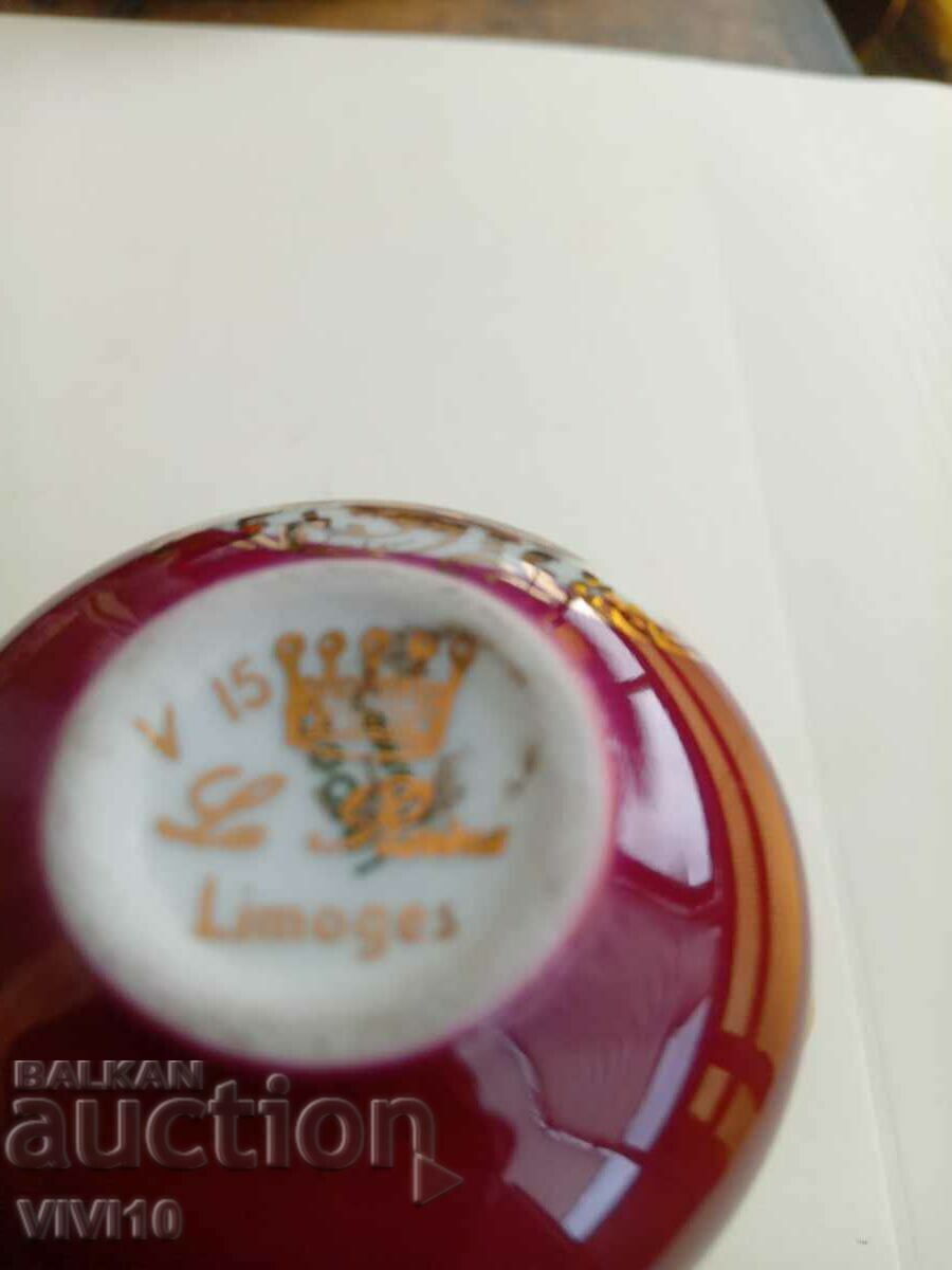 Auction  Magnificent Limoges vase, miniature