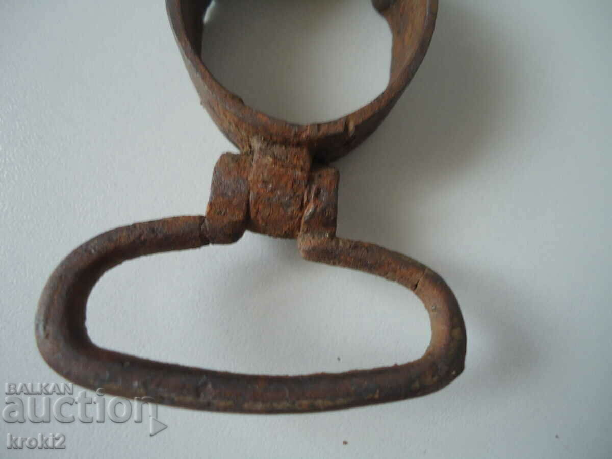 Old iron bracelet with price 45.00 BGN | € 23.01 Old iron bracelet with price 45.00 BGN | € 23.01