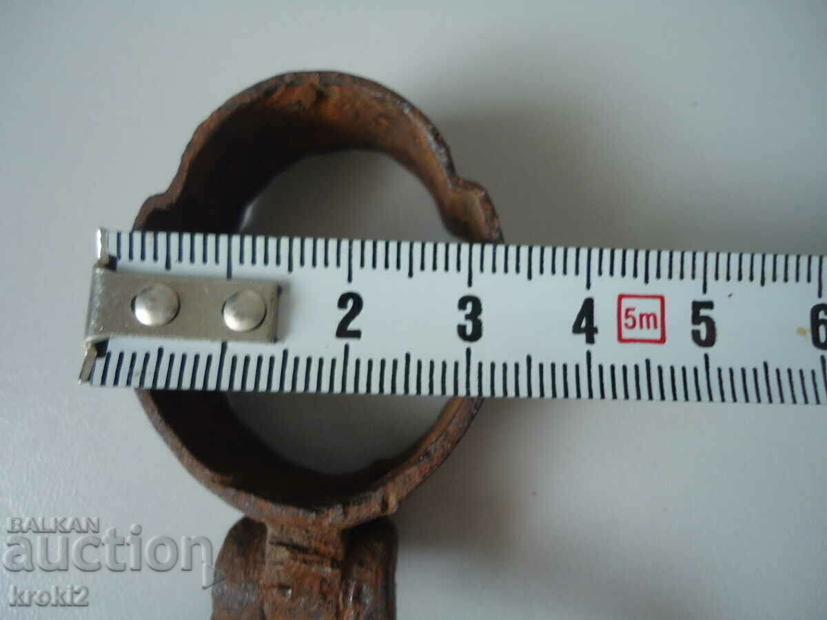 Delivery of Old iron bracelet Delivery of Old iron bracelet