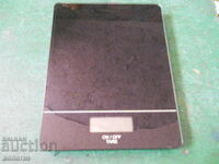 Glass digital kitchen scale