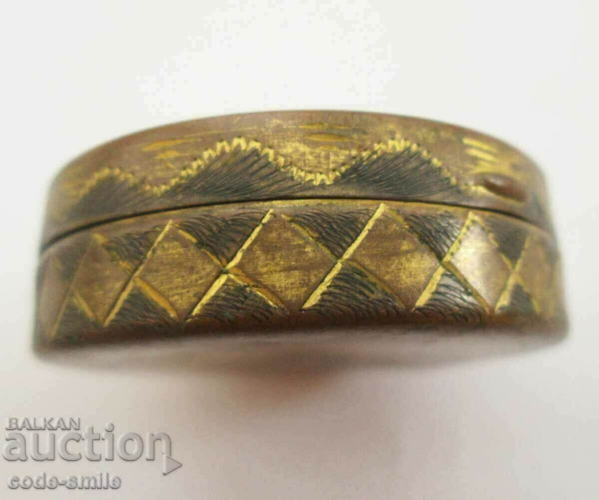 Δημοπρασία Παλιό τούρκικο κουτί με χαραγμένο τζαμί χειροποίητο Δημοπρασία Παλιό τούρκικο κουτί με χαραγμένο τζαμί χειροποίητο