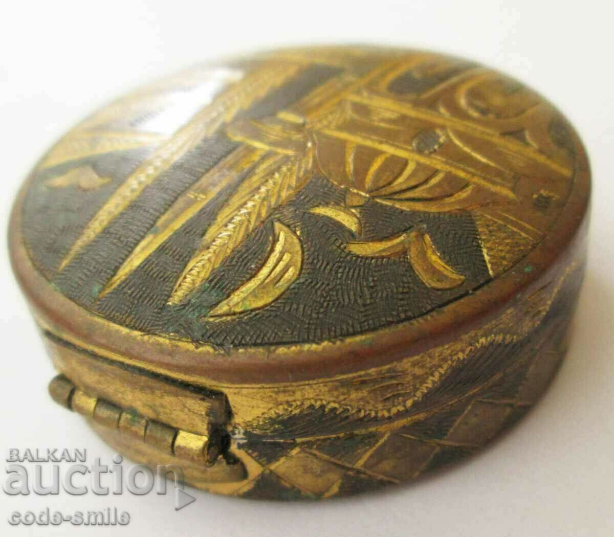 Παράδοση Παλιό τούρκικο κουτί με χαραγμένο τζαμί χειροποίητο Παράδοση Παλιό τούρκικο κουτί με χαραγμένο τζαμί χειροποίητο