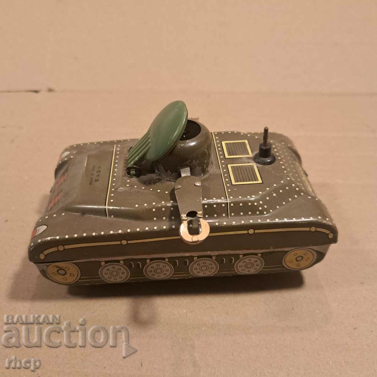 Tank old tin toy