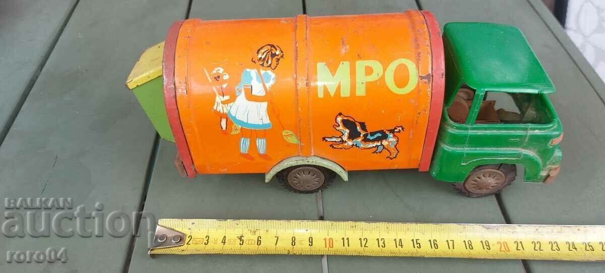 Auction TIN TOY - GARBAGE TRUCK Auction TIN TOY - GARBAGE TRUCK
