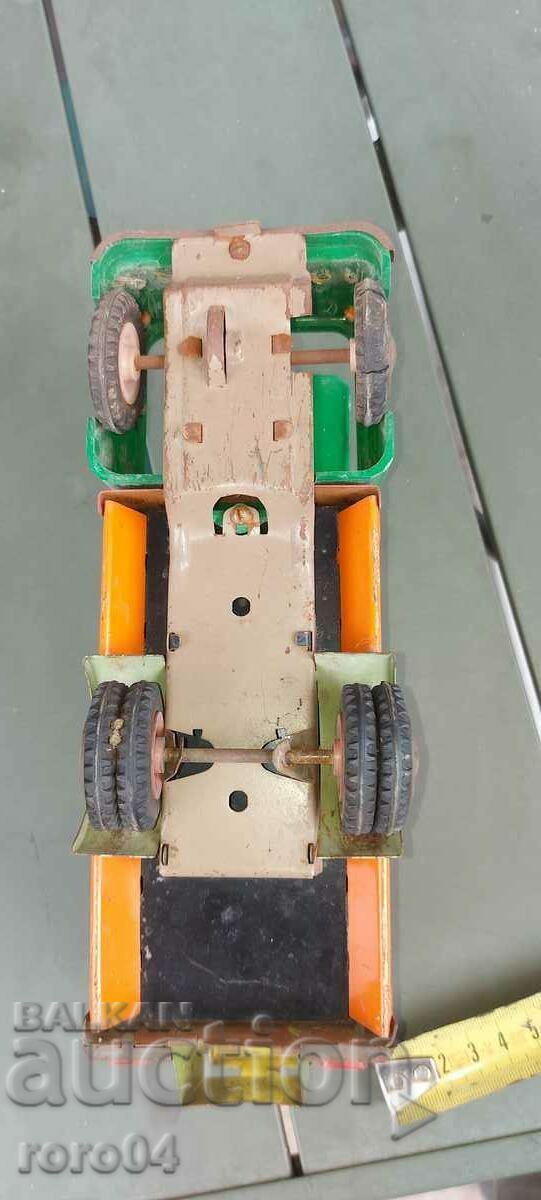 TIN TOY - GARBAGE TRUCK - 5 TIN TOY - GARBAGE TRUCK - 5