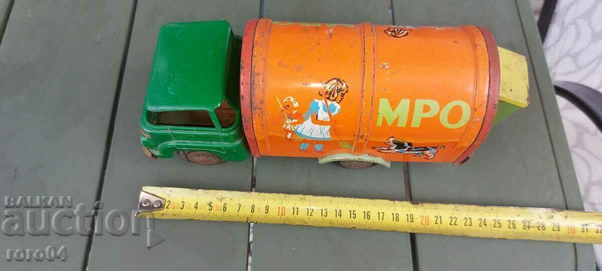 TIN TOY - GARBAGE TRUCK TIN TOY - GARBAGE TRUCK