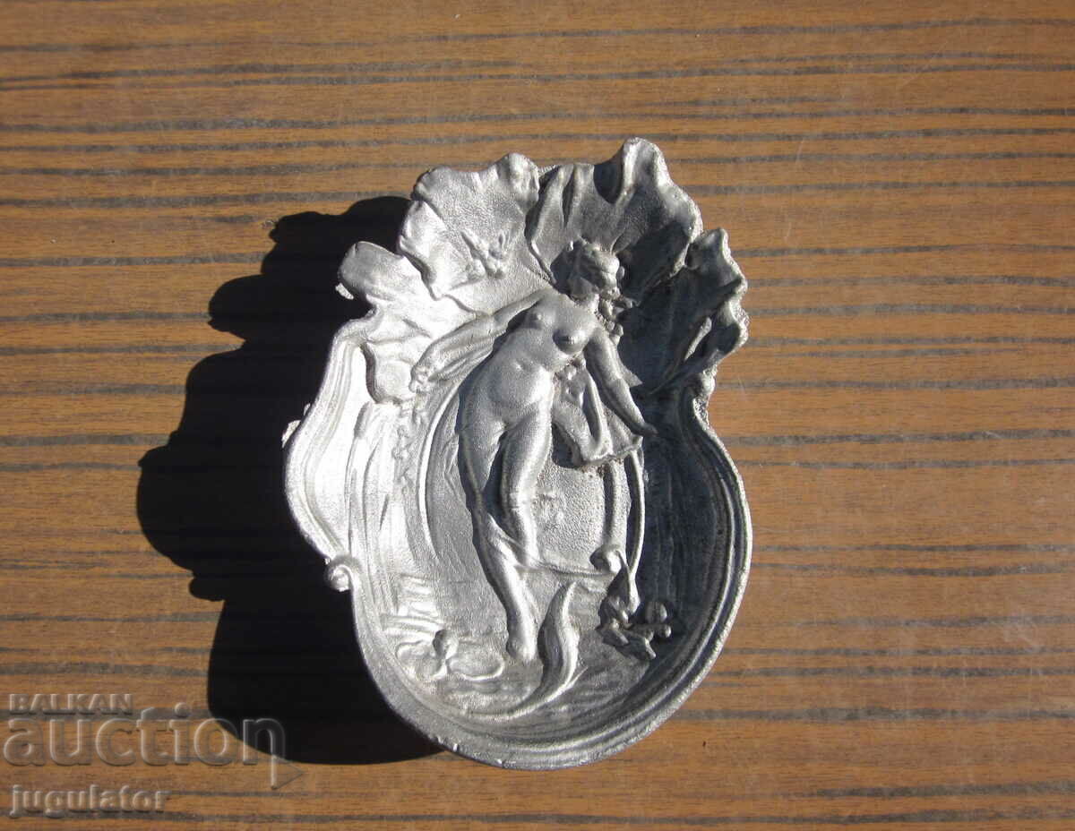 old metal erotic ashtray with naked woman with price 20.00 BGN | € 10.23 old metal erotic ashtray with naked woman with price 20.00 BGN | € 10.23