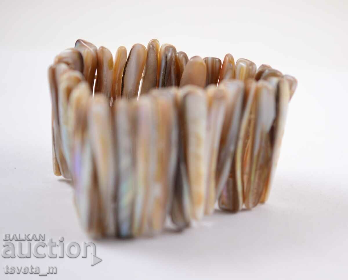 Auction Stretch bracelet made of clam shell, mother of pearl Auction Stretch bracelet made of clam shell, mother of pearl