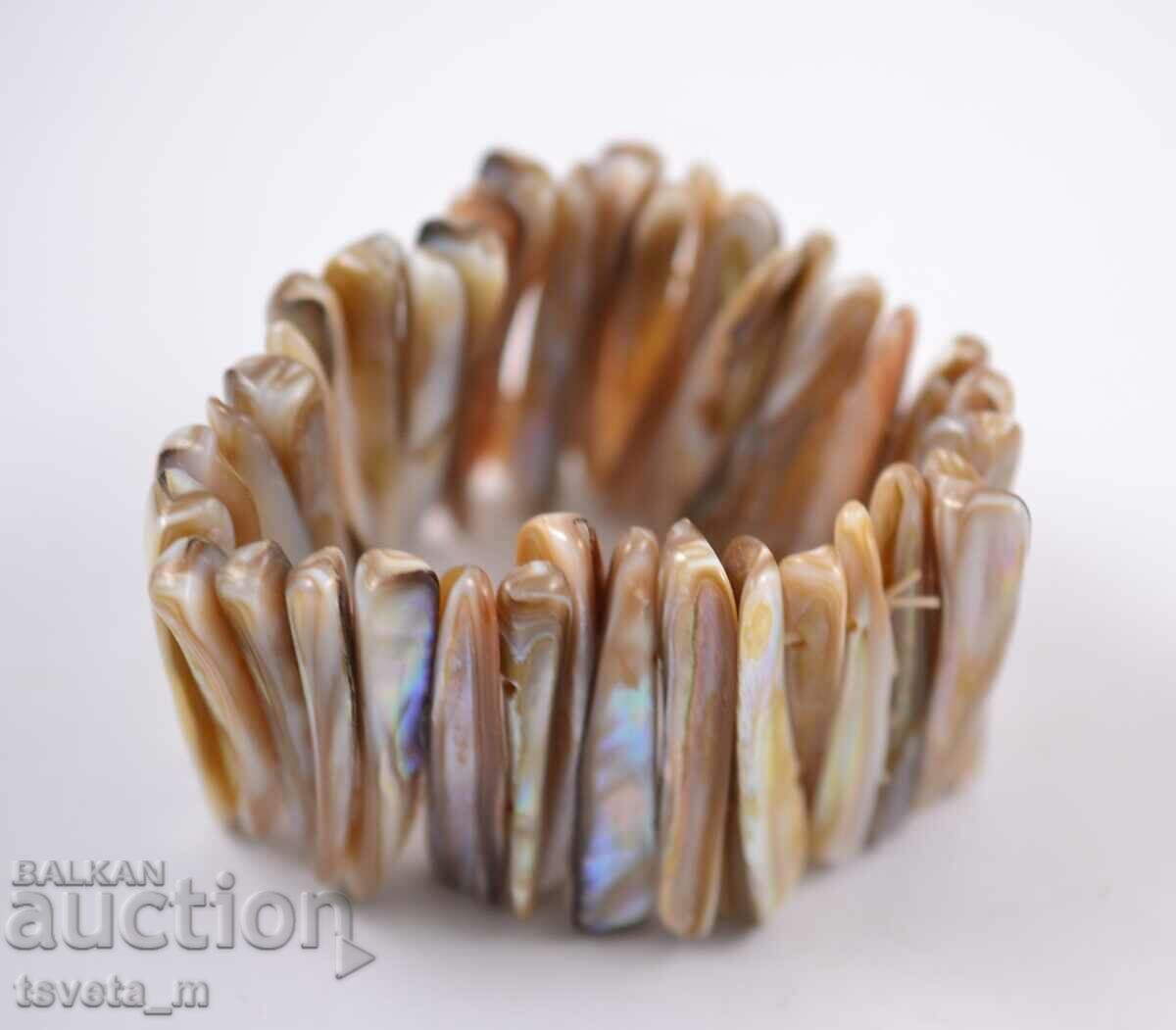 Delivery of Stretch bracelet made of clam shell, mother of pearl Delivery of Stretch bracelet made of clam shell, mother of pearl