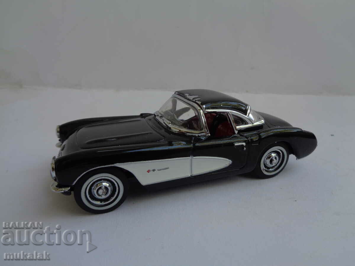 1:43 DINKY MATCHBOX CHEVROLET CORVETTE MODEL CAR - 5 1:43 DINKY MATCHBOX CHEVROLET CORVETTE MODEL CAR - 5