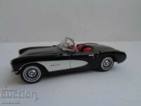 1:43 DINKY MATCHBOX CHEVROLET CORVETTE MODEL CAR