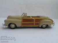 1:43 DINKY MATCHBOX CHRYSLER COUNTRY WAGON MODEL