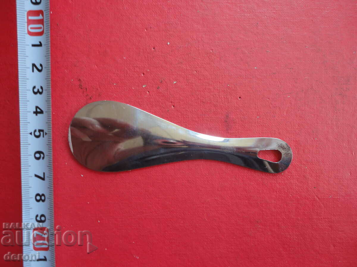 Γερμανικό μεταλλικό παπούτσι πεζοπορίας με τιμή 10.00 BGN | € 5.11 Γερμανικό μεταλλικό παπούτσι πεζοπορίας με τιμή 10.00 BGN | € 5.11