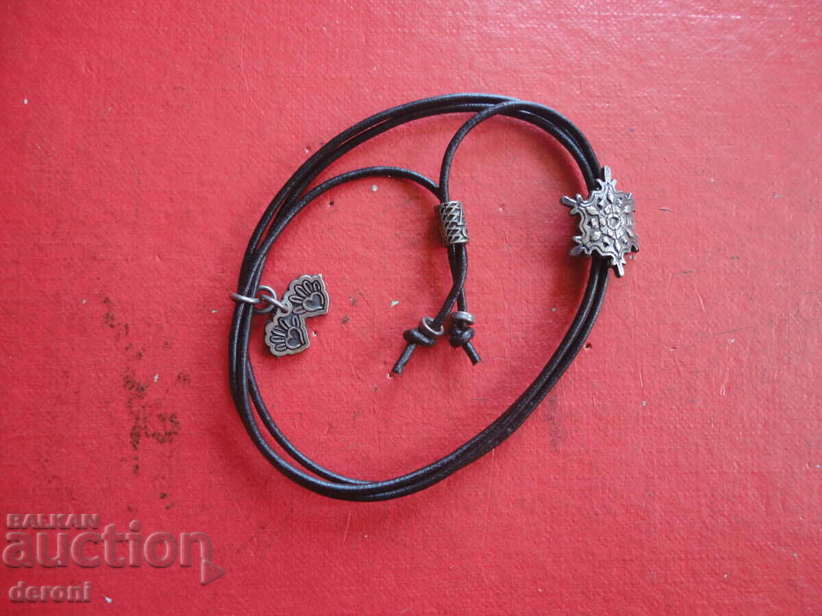 Υπέροχο ασημένιο βραχιόλι 11 με τιμή 25.00 BGN | € 12.78 Υπέροχο ασημένιο βραχιόλι 11 με τιμή 25.00 BGN | € 12.78