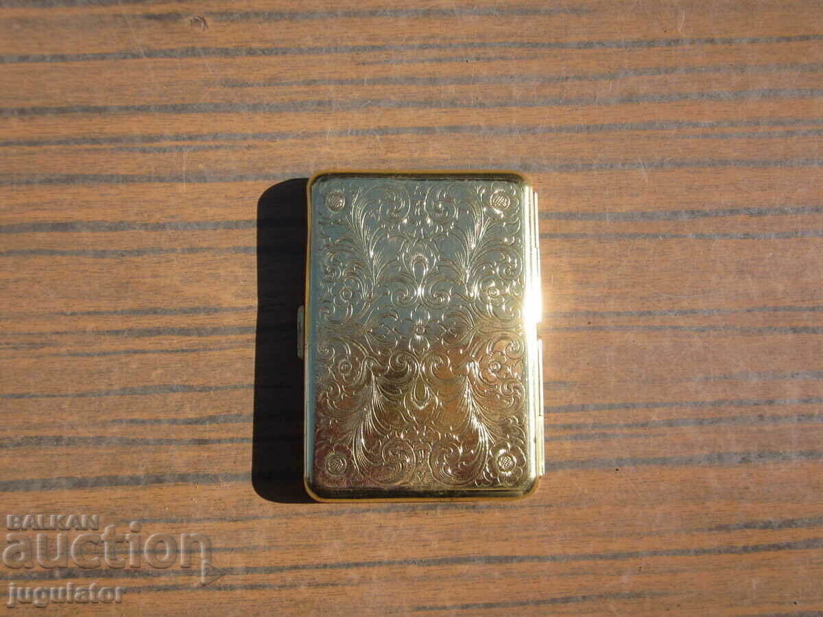 cutie de priza germană antică aurita cu ornamente cu preț € 35.00 | 68.45 BGN