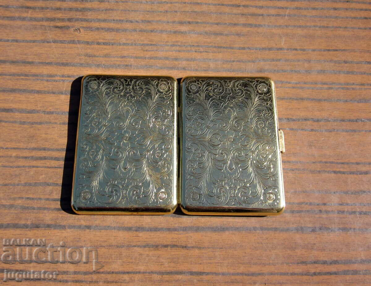 Auction antique German gilt snuffbox with ornaments Auction antique German gilt snuffbox with ornaments