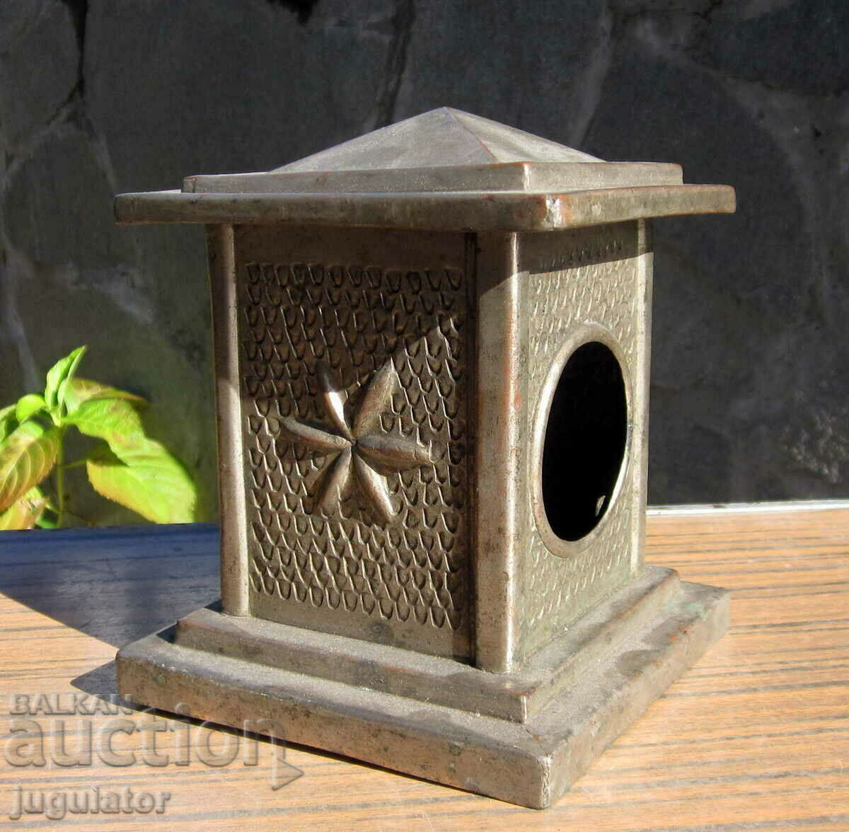 Licitație Carcasa ceasului din bronz antic Licitație Carcasa ceasului din bronz antic