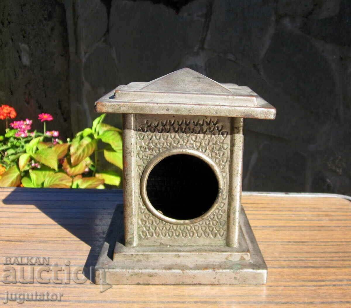 Carcasa ceasului din bronz antic Carcasa ceasului din bronz antic