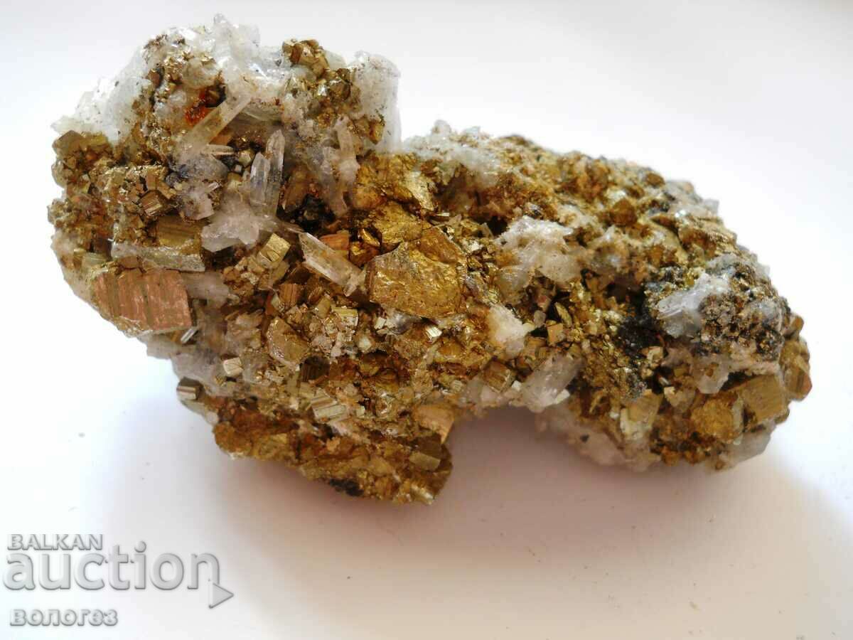 Mountain crystal in pyrite