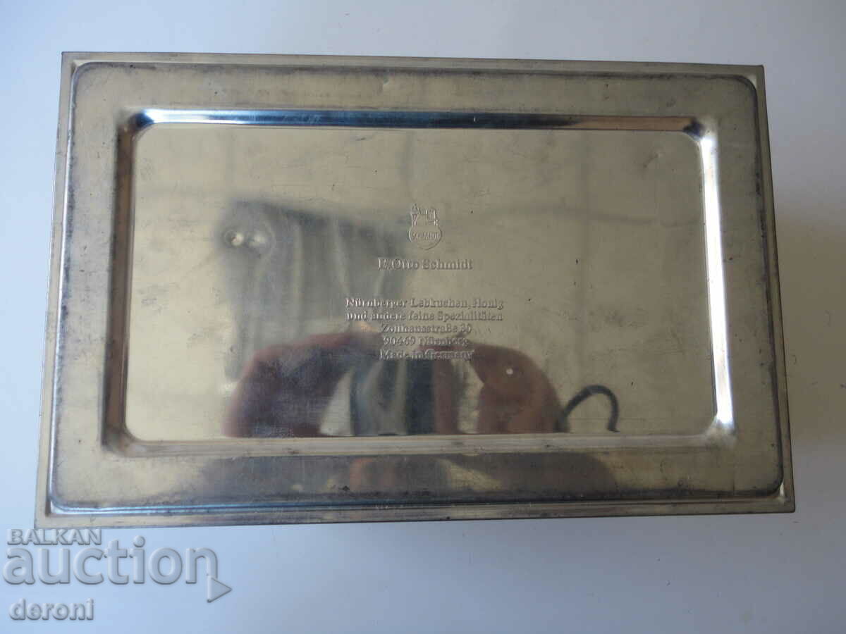 Unique tin box casket - 5