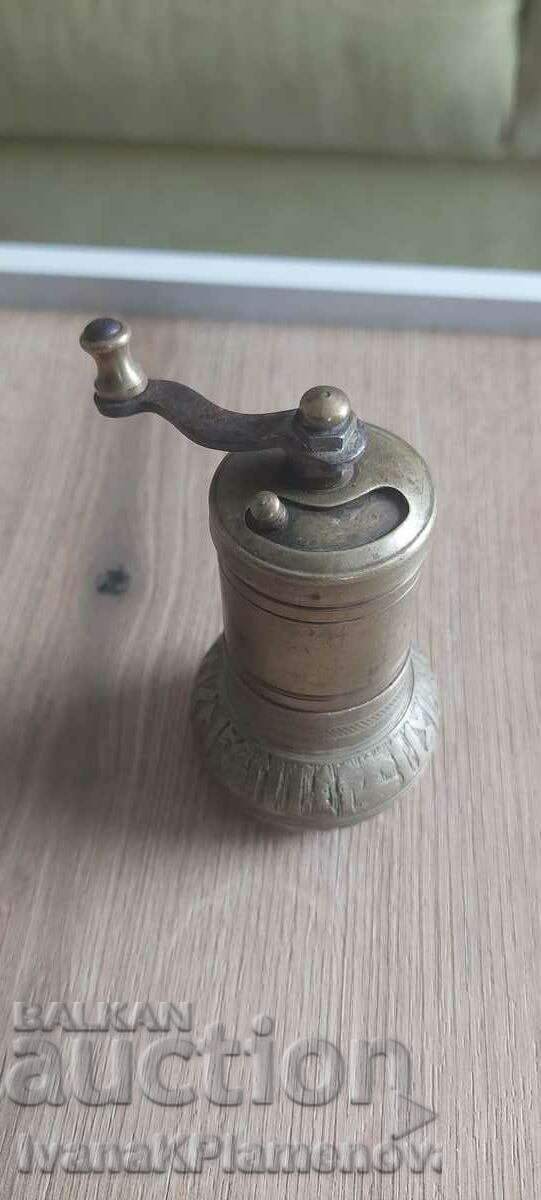 Grinder bronze with price 26.00 BGN | € 13.29 Grinder bronze with price 26.00 BGN | € 13.29