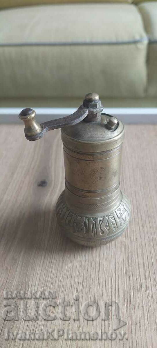 Auction Grinder bronze Auction Grinder bronze