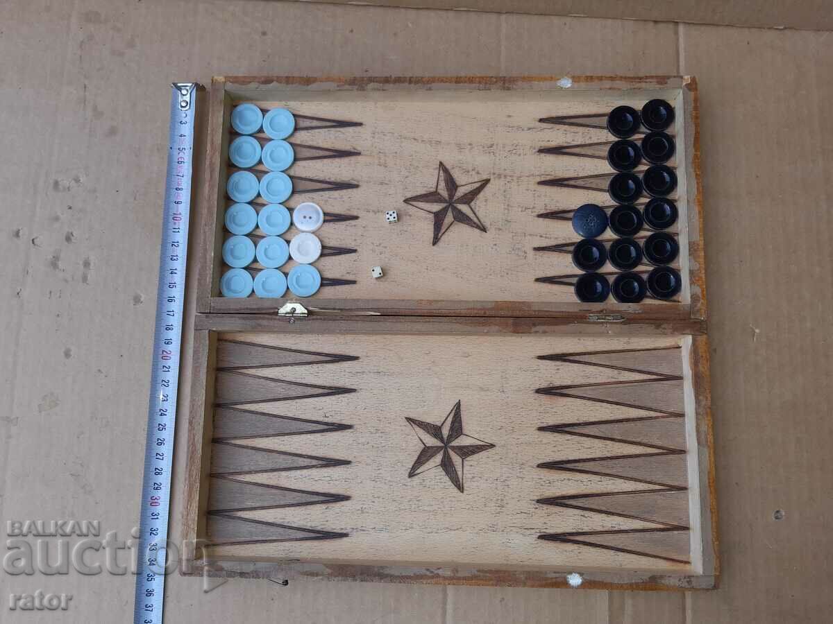 Tablă veche de șah din lemn cu preț € 5.99 | 11.72 BGN