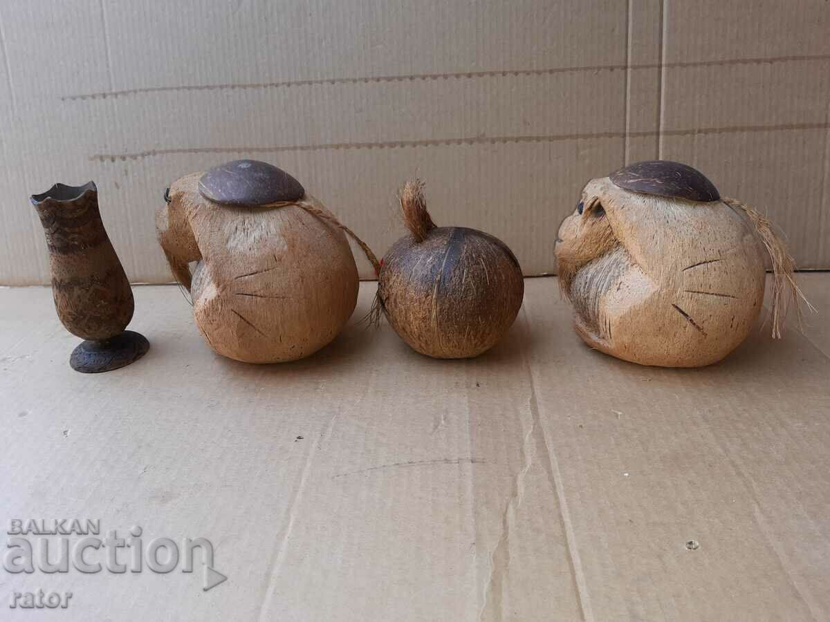 Old figures, coconut statuettes - 4 pieces - 5