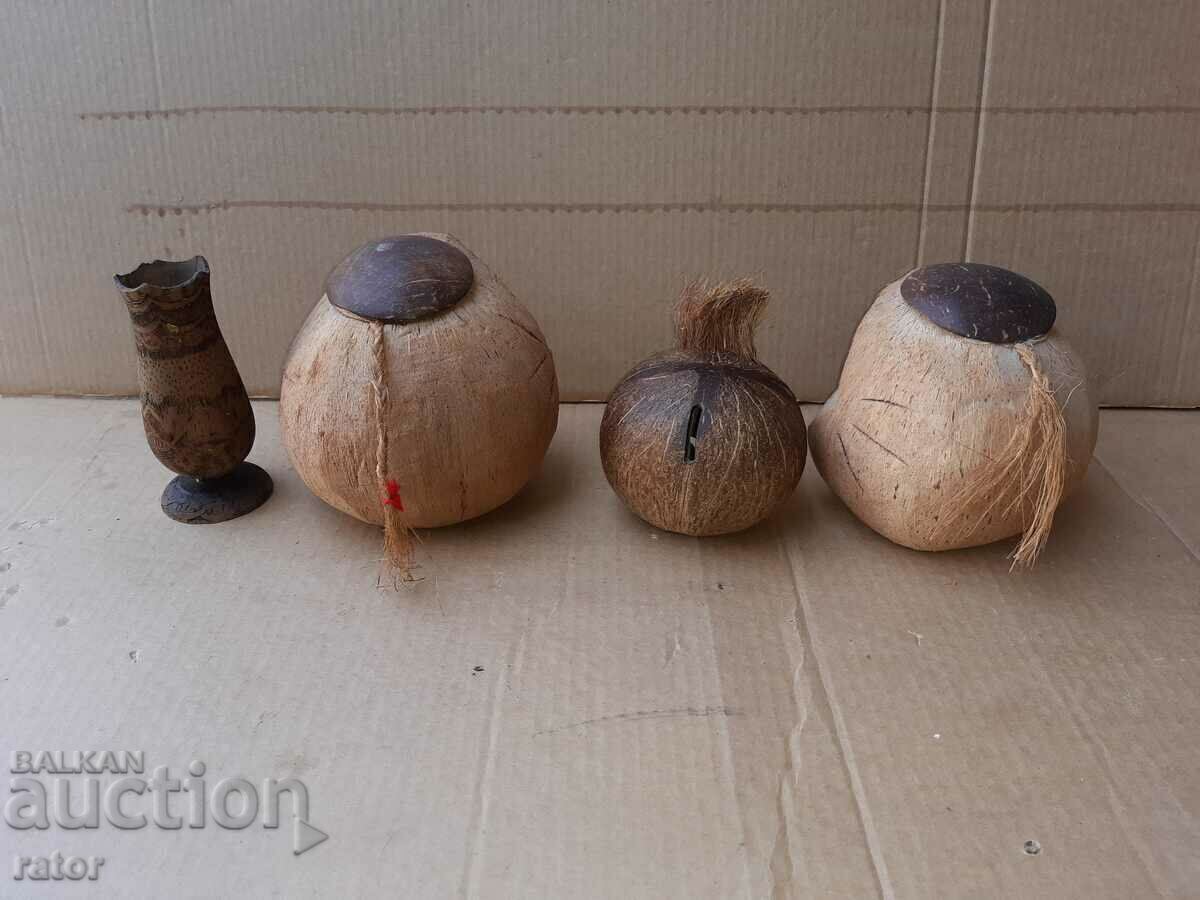 Old figures, coconut statuettes - 4 pieces - 6