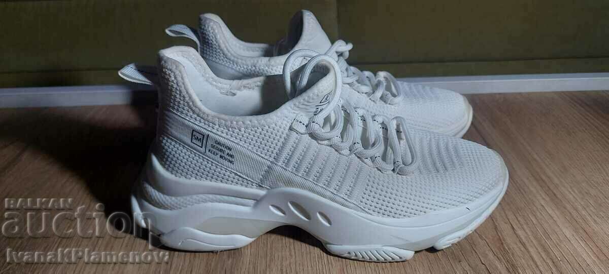 STEVE MADDEN sneakers