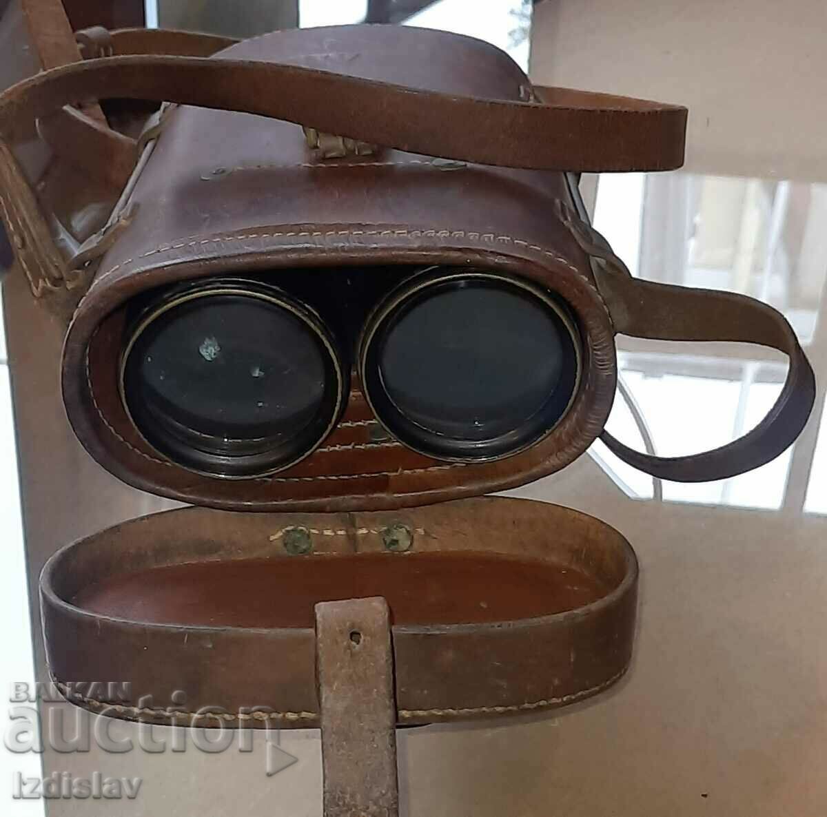 Original 1917 WW1 binoculars and leather case