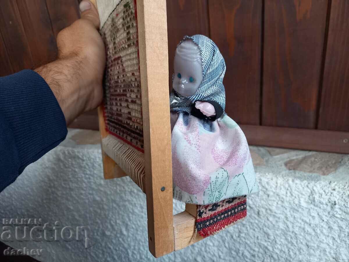 Grandma weaves a carpet with a lion on a loom museum tavern - UNIQUE! - 5 Grandma weaves a carpet with a lion on a loom museum tavern - UNIQUE! - 5