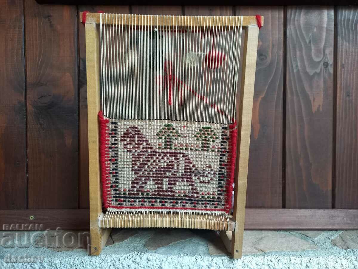 Grandma weaves a carpet with a lion on a loom museum tavern - UNIQUE! - 6 Grandma weaves a carpet with a lion on a loom museum tavern - UNIQUE! - 6