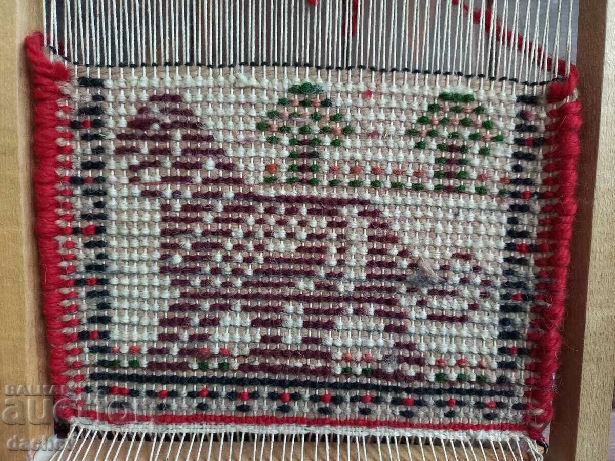 Grandma weaves a carpet with a lion on a loom museum tavern - UNIQUE! - 7 Grandma weaves a carpet with a lion on a loom museum tavern - UNIQUE! - 7