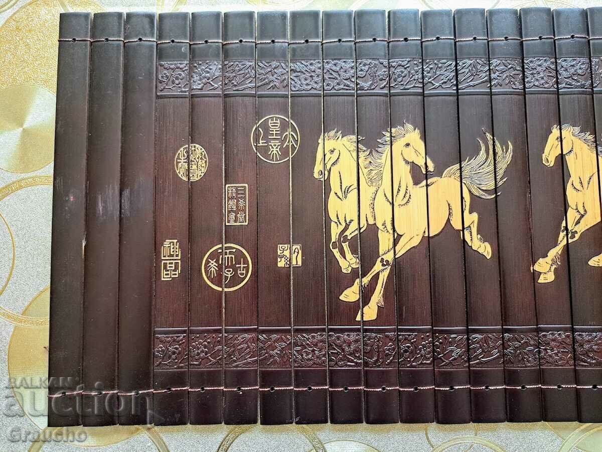 Saltea de servire din lemn - "acordeon" cu preț 30.00 BGN | € 15.34 Saltea de servire din lemn - "acordeon" cu preț 30.00 BGN | € 15.34