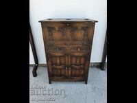 Beautiful vintage wooden chest of drawers!