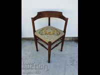 Beautiful vintage solid wood corner chair!