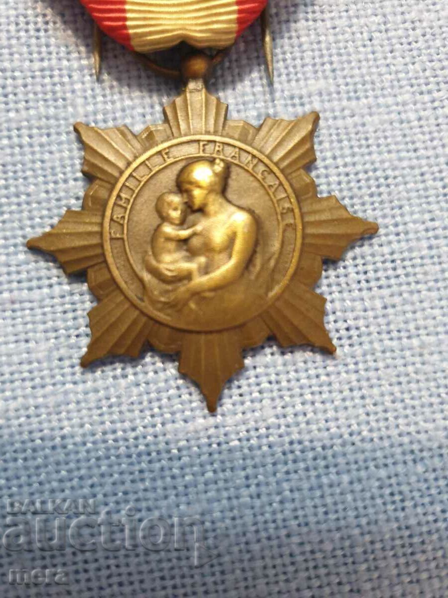 French medal from the beginning of the last century with price 33.00 BGN | € 16.87 French medal from the beginning of the last century with price 33.00 BGN | € 16.87