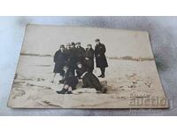 Photo Ruse Gyurgevo Young men and women on a walk along the Danube