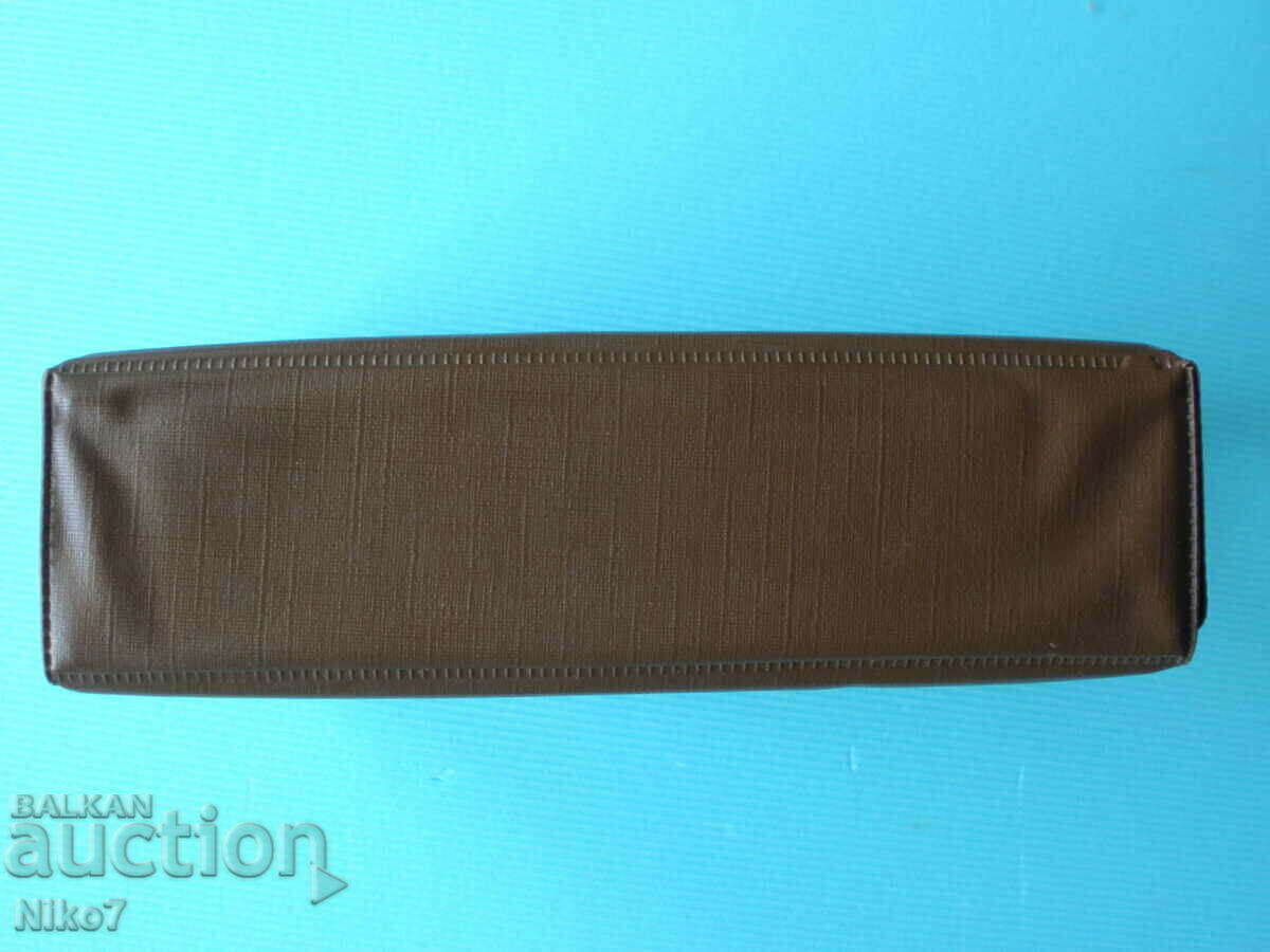 Auction  An old cesspool from socialism-BNA.