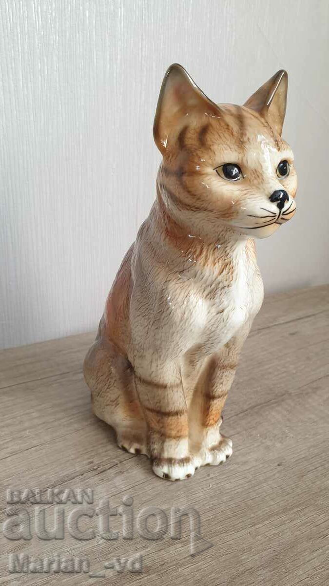 Porcelain figurine of a kitten with price 40.00 BGN | € 20.45 Porcelain figurine of a kitten with price 40.00 BGN | € 20.45