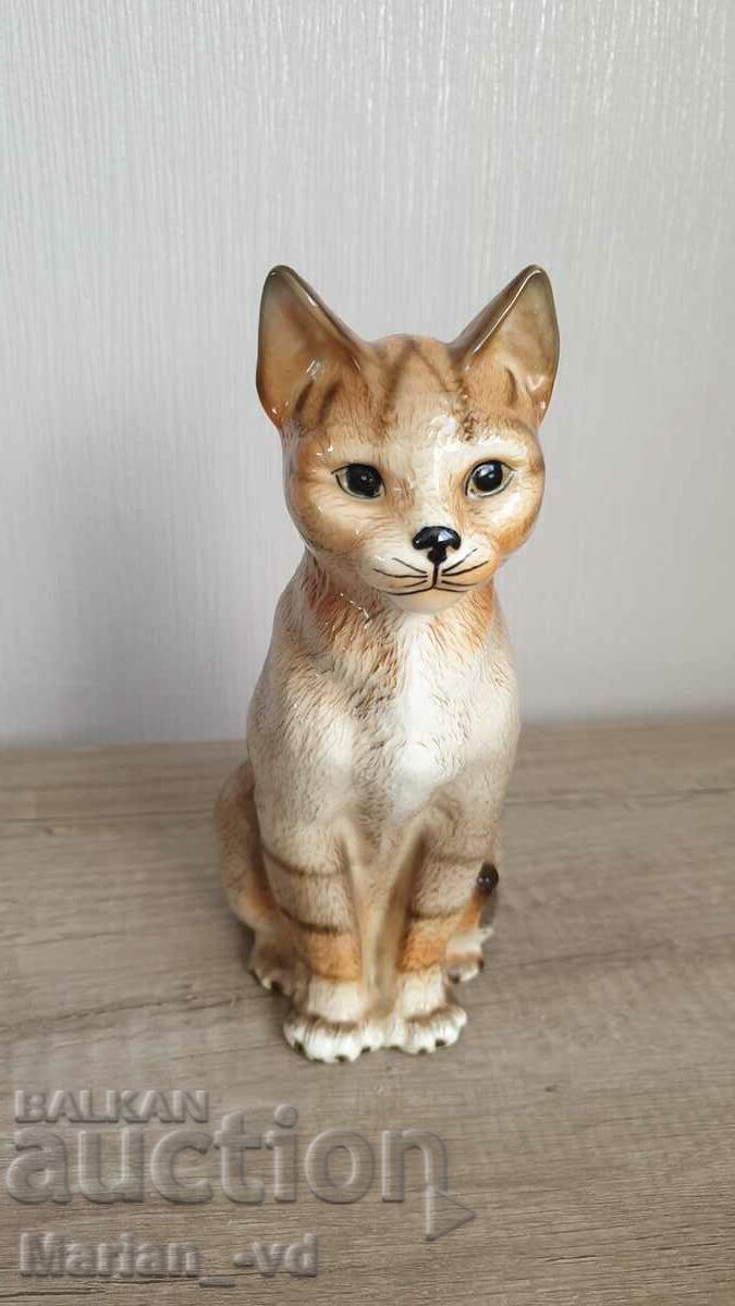 Porcelain figurine of a kitten