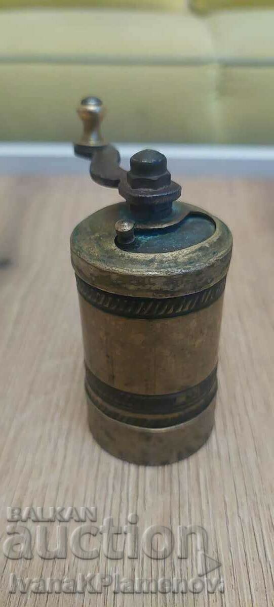 Licitație Grinder bronz pentru colectori Licitație Grinder bronz pentru colectori